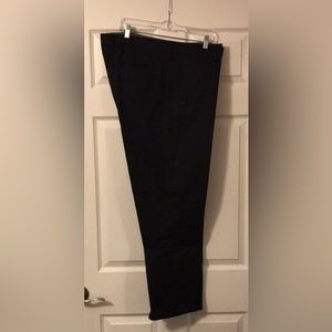 Old Navy Men’s Athletic Taper Chino Pants - Gently Worn/Smoke Free